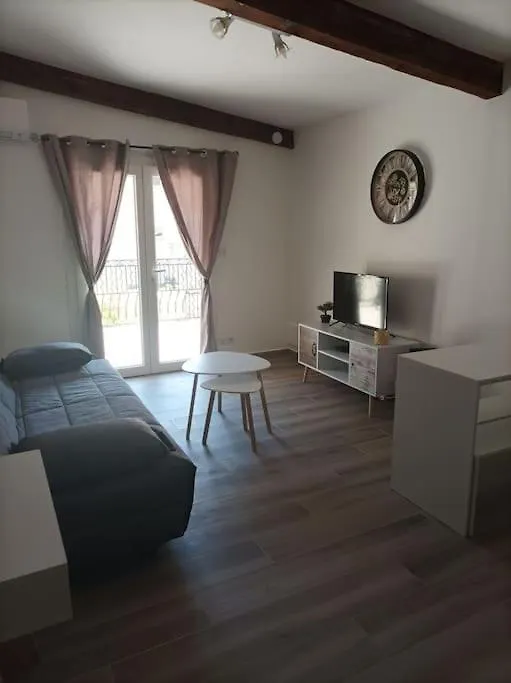 Studio Meuble Climatise Avec Terrasse Draguignan Francia